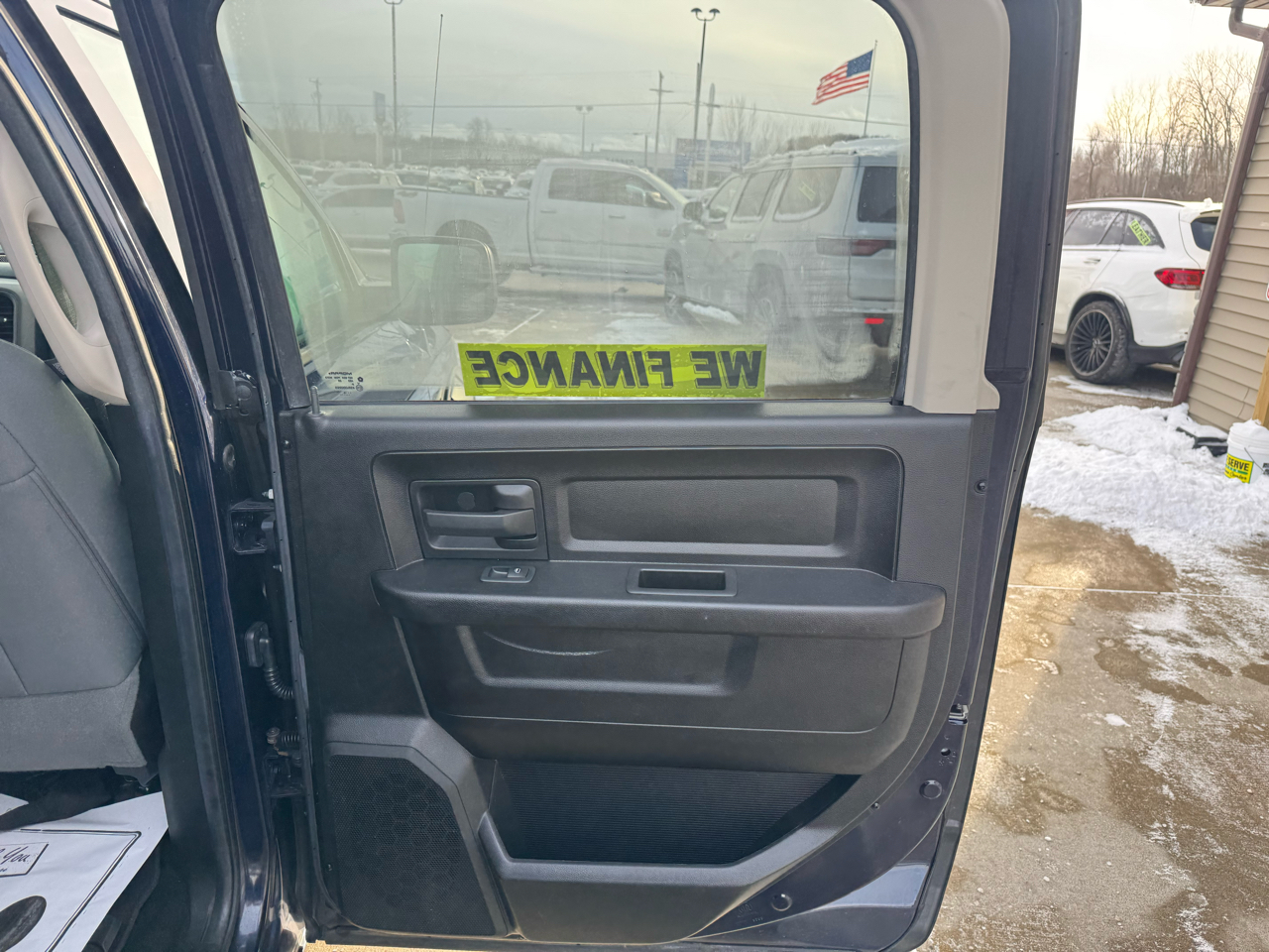 RAM 1500 Tradesman Crew Cab SWB 4WD 2013