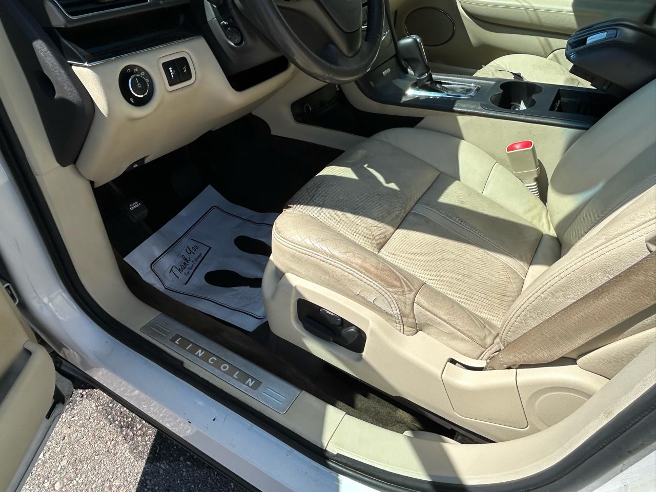 Lincoln MKT 3.5L with EcoBoost AWD 2014