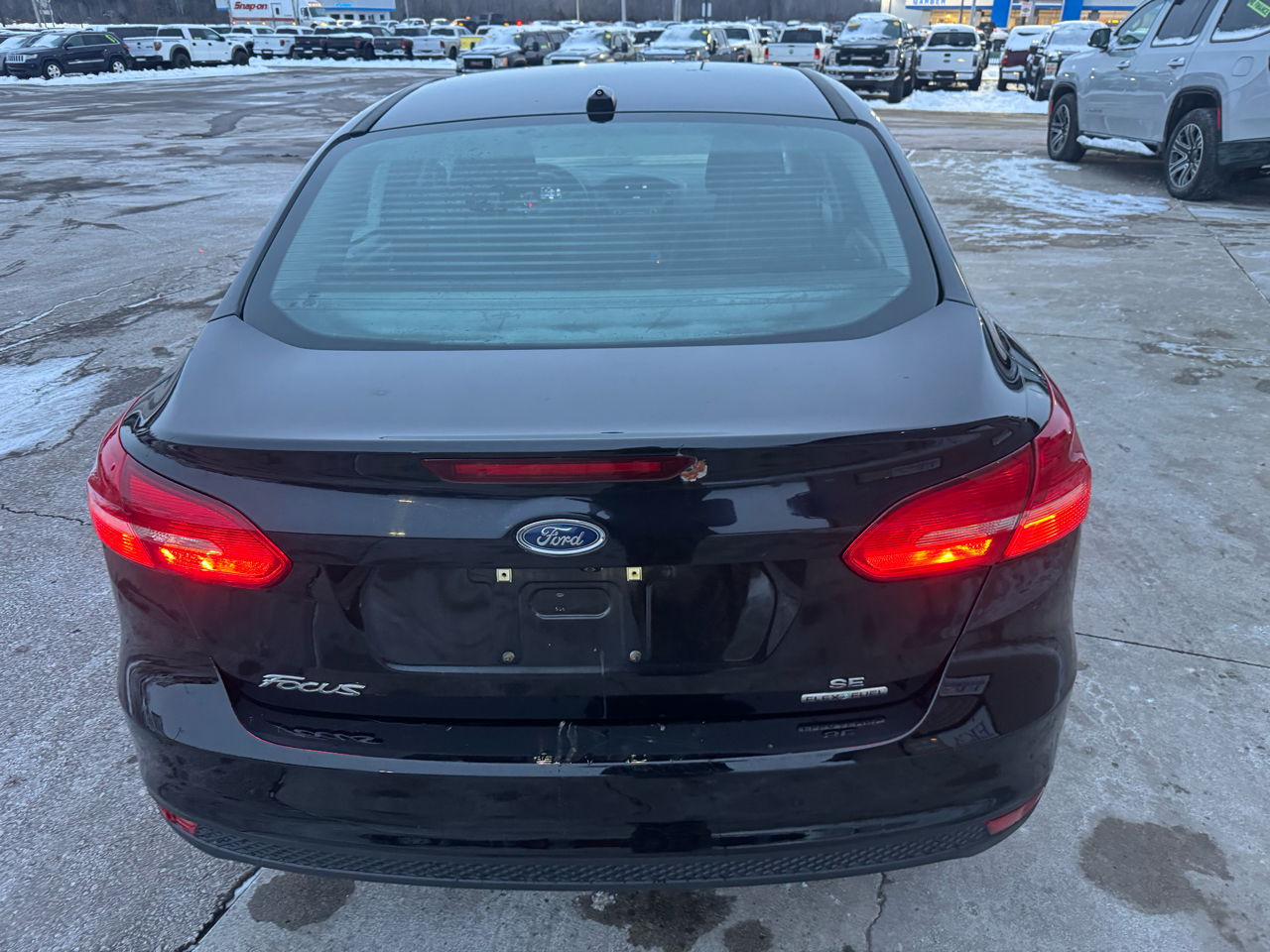 Ford Focus SE Sedan 2016