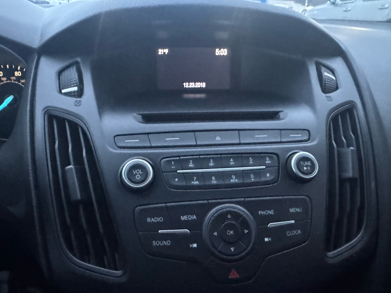 Ford Focus SE Sedan 2016