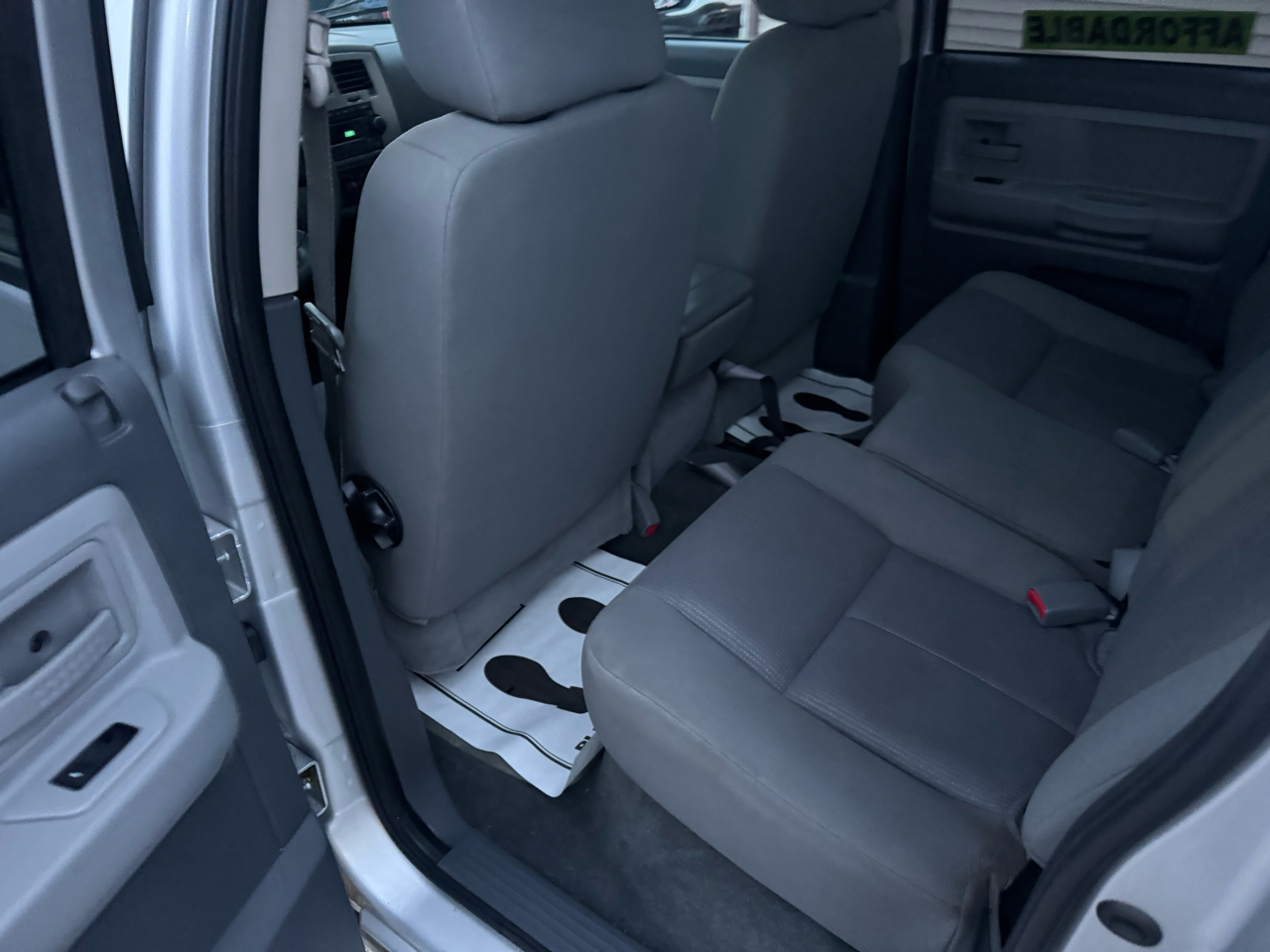 Dodge Dakota SLT Quad Cab 2WD 2006