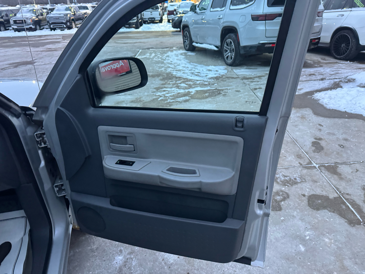 Dodge Dakota SLT Quad Cab 2WD 2006