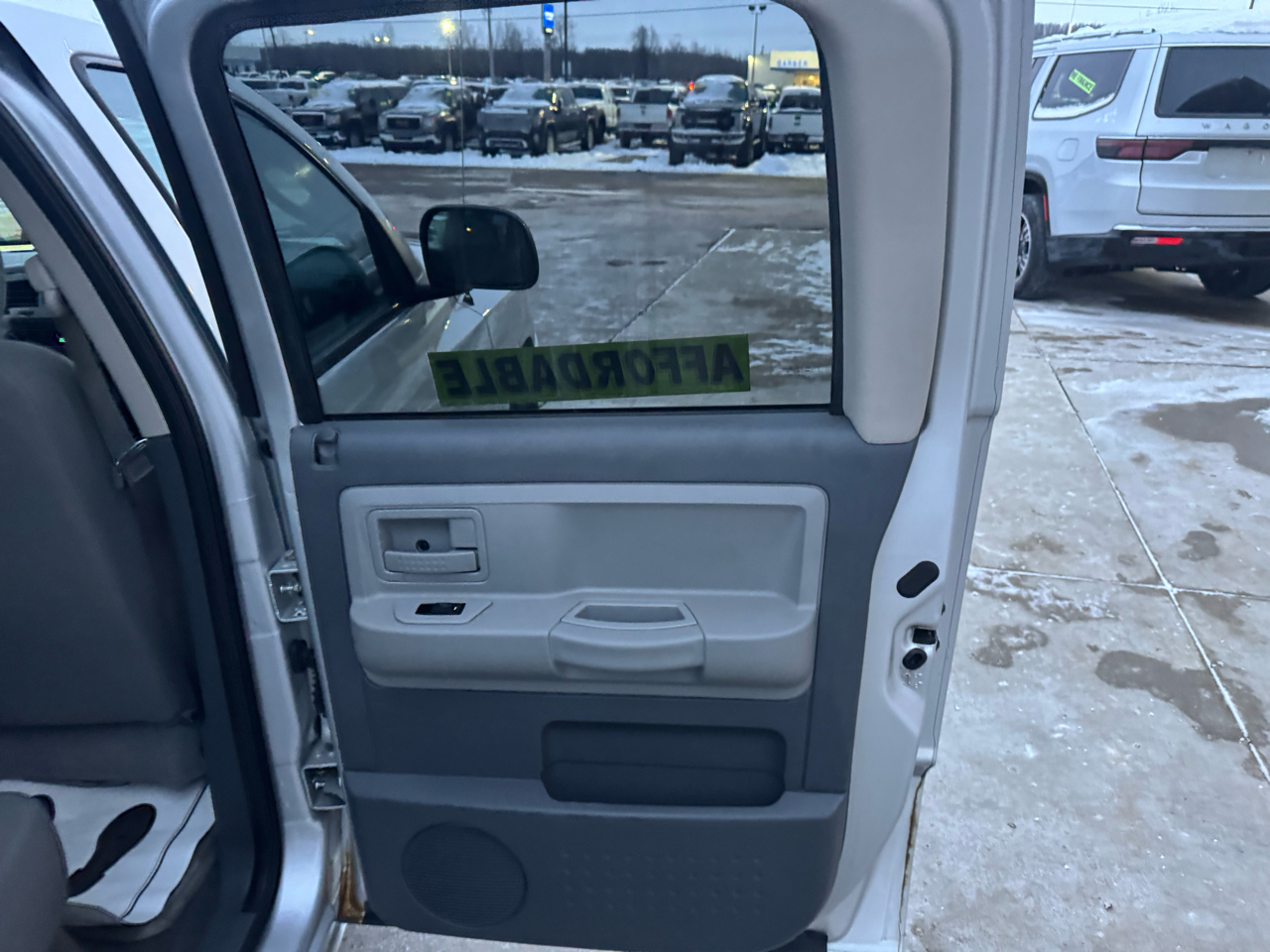 Dodge Dakota SLT Quad Cab 2WD 2006