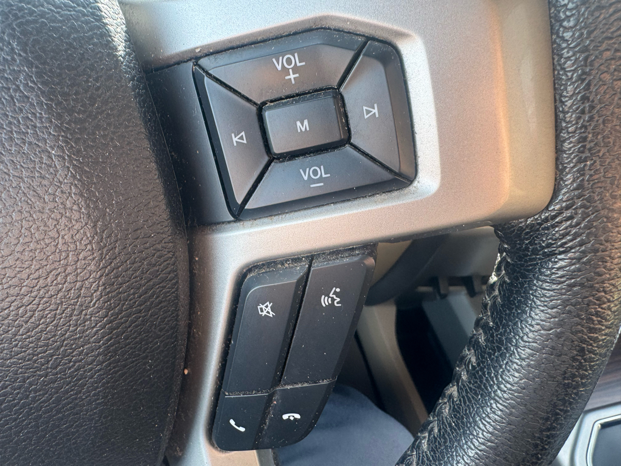 Ford F-150 XL SuperCrew 5.5-ft. Bed 4WD 2015