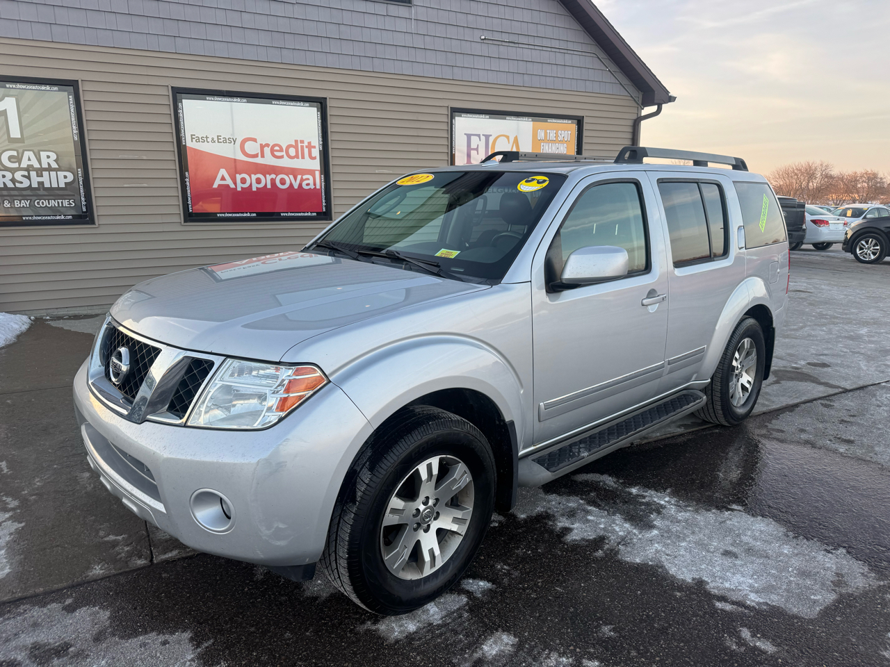 Nissan Pathfinder LE 4WD 2012