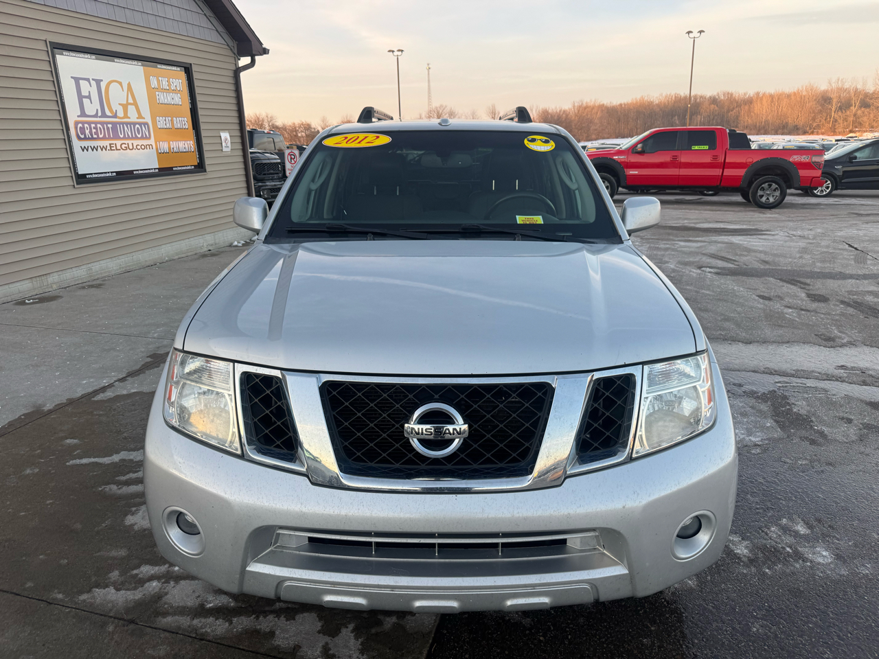 Nissan Pathfinder LE 4WD 2012