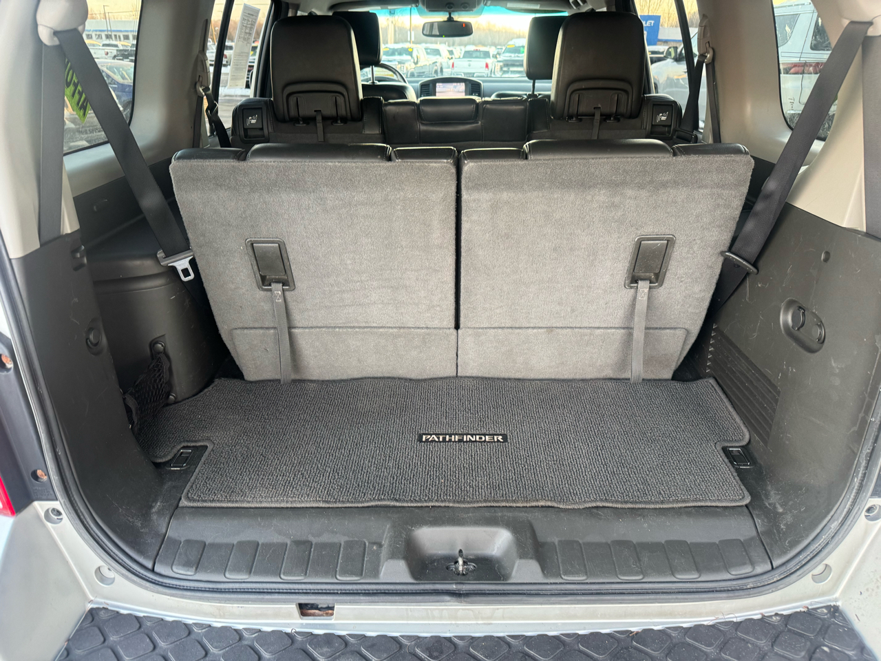 Nissan Pathfinder LE 4WD 2012