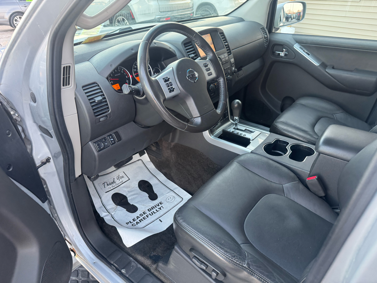 Nissan Pathfinder LE 4WD 2012