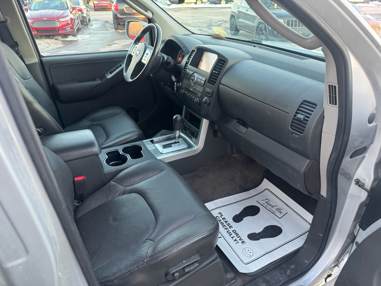 Nissan Pathfinder LE 4WD 2012