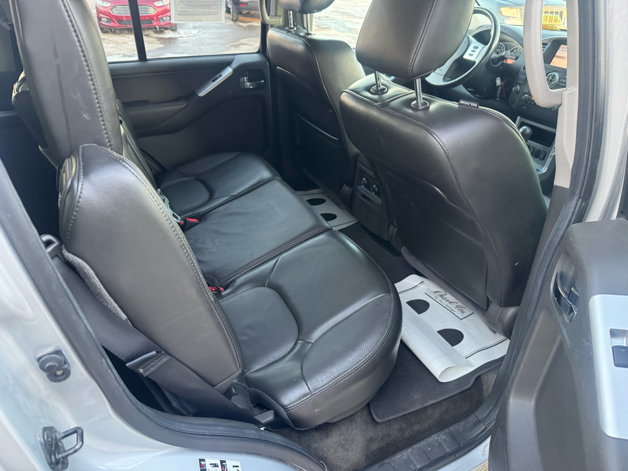 Nissan Pathfinder LE 4WD 2012