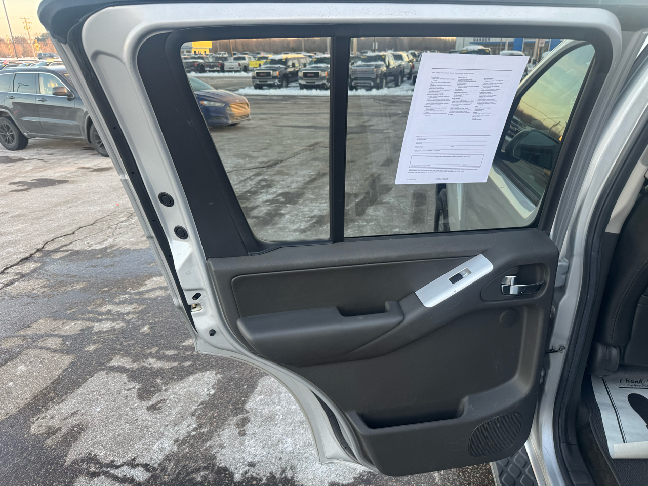 Nissan Pathfinder LE 4WD 2012