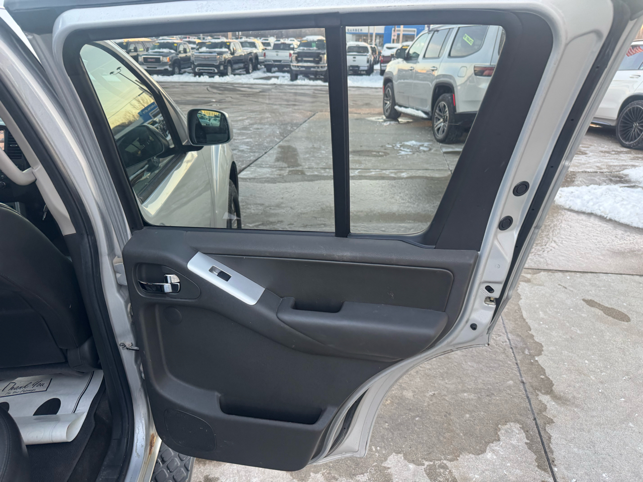 Nissan Pathfinder LE 4WD 2012