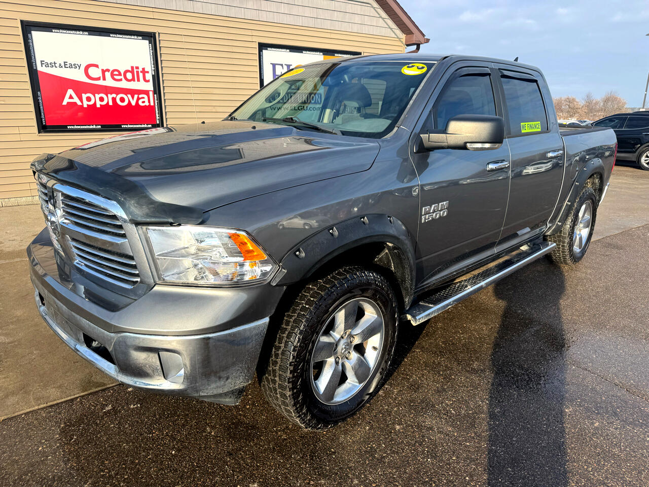 RAM 1500 SLT Crew Cab SWB 4WD 2013