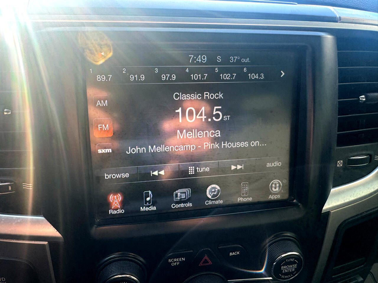 RAM 1500 SLT Crew Cab SWB 4WD 2013