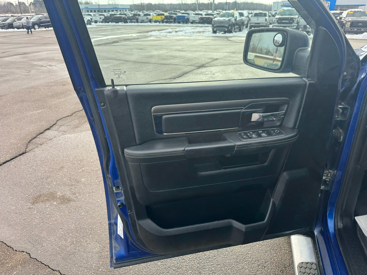 RAM 1500 Sport Crew Cab SWB 4WD 2015