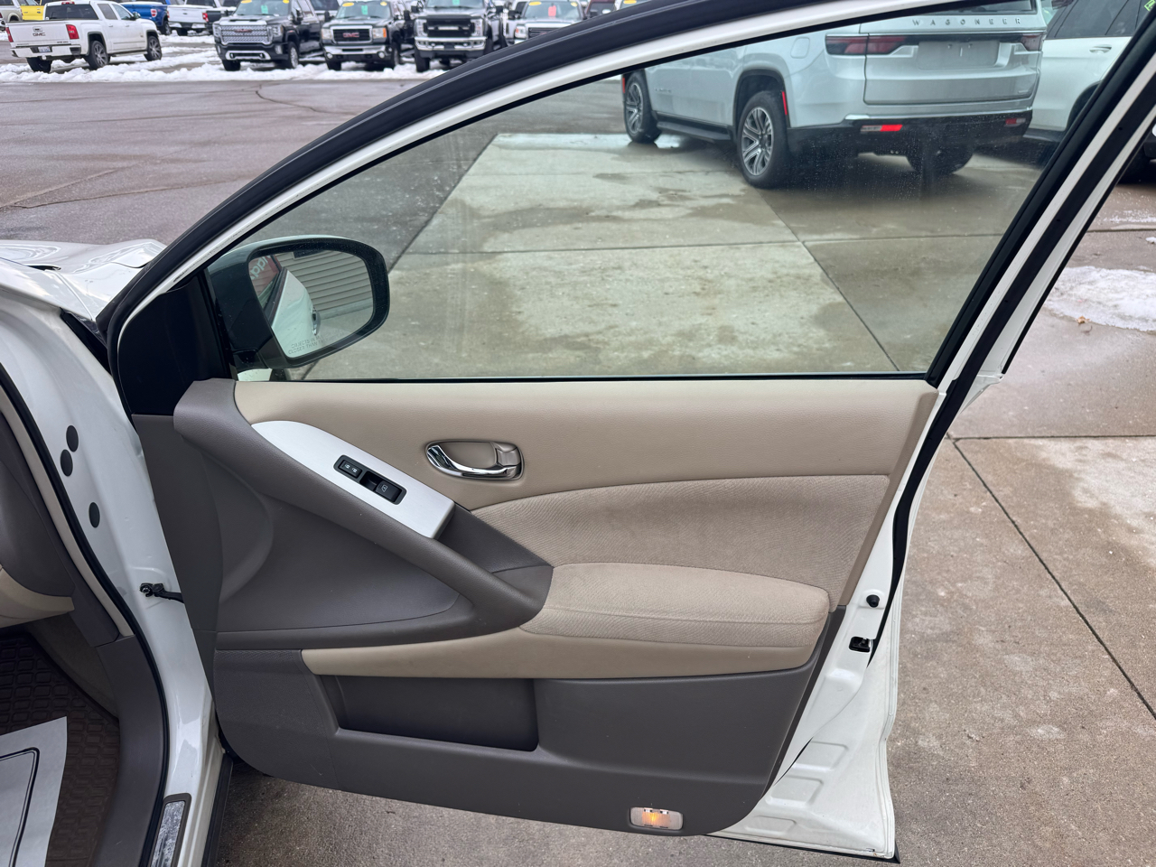 Nissan Murano S AWD 2011