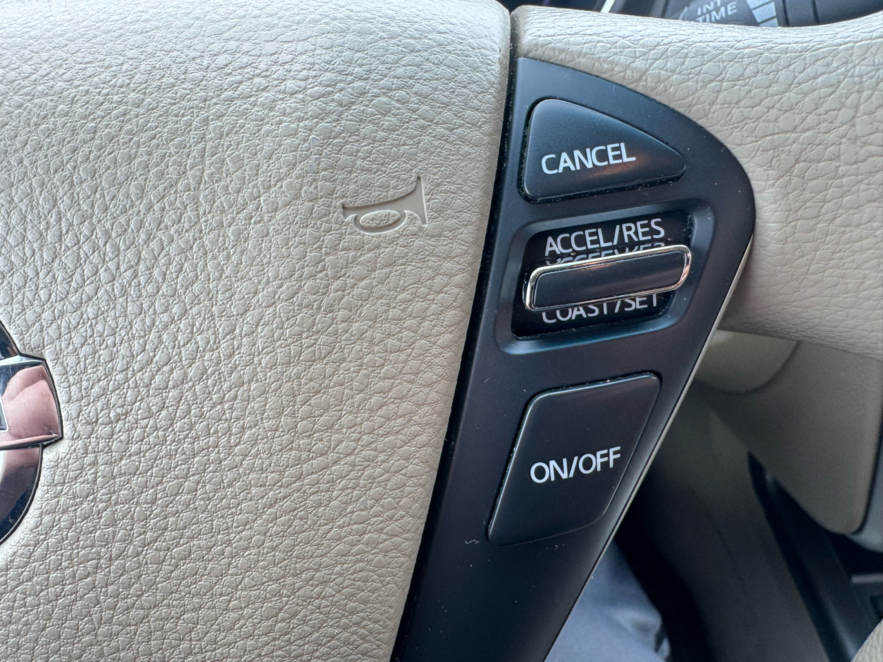 Nissan Murano S AWD 2011