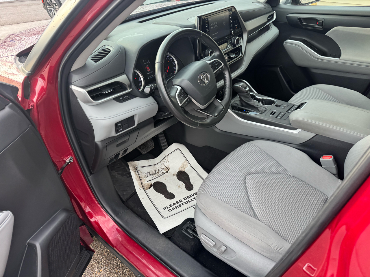 Toyota Highlander LE AWD V6 2022