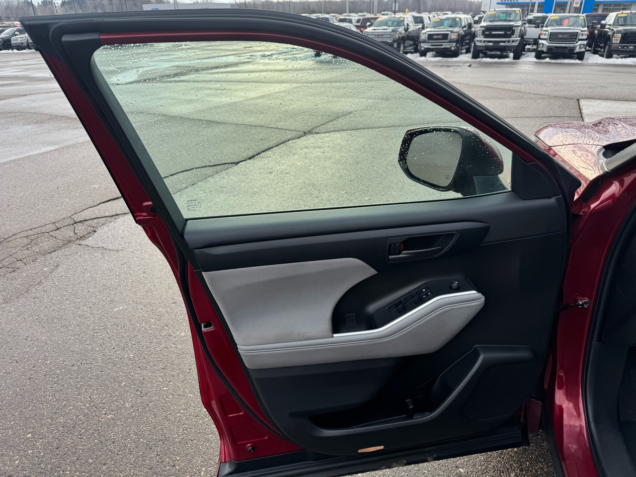 Toyota Highlander LE AWD V6 2022