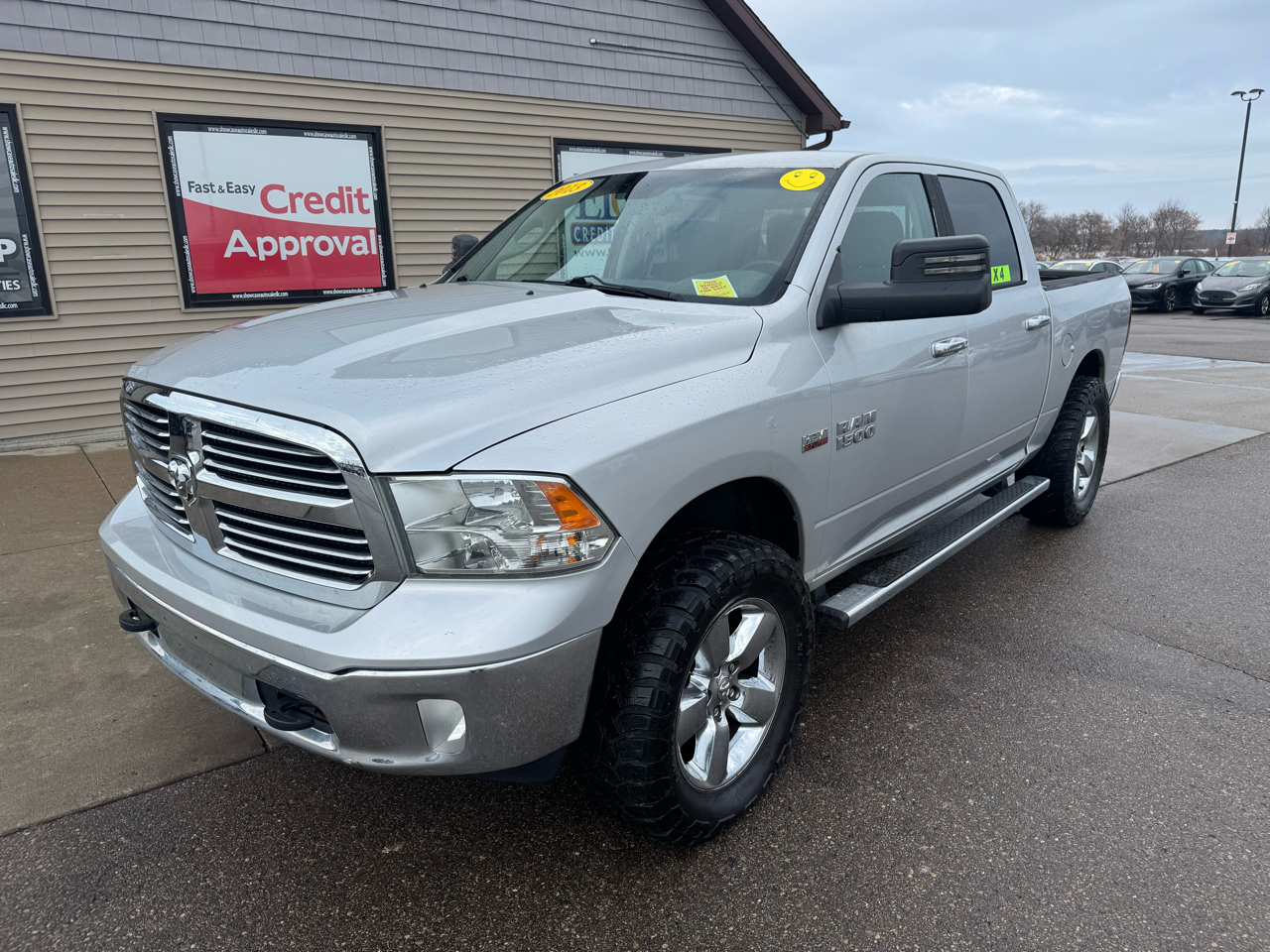 RAM 1500 SLT Crew Cab SWB 4WD 2013