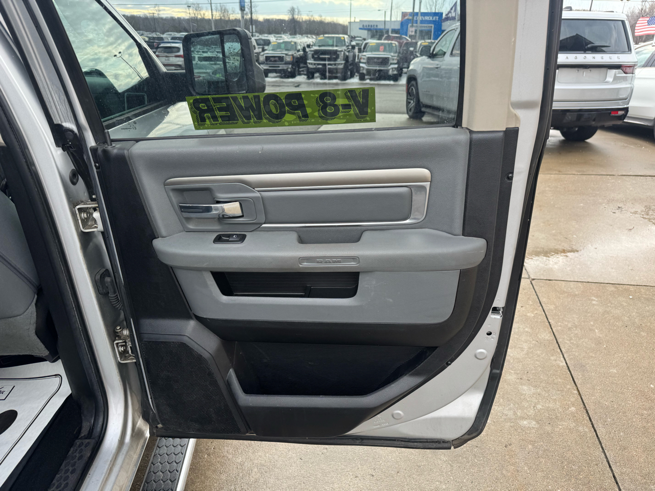 RAM 1500 SLT Crew Cab SWB 4WD 2013