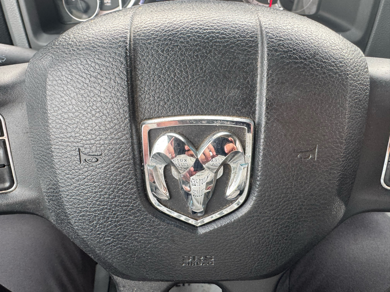 RAM 1500 SLT Crew Cab SWB 4WD 2013