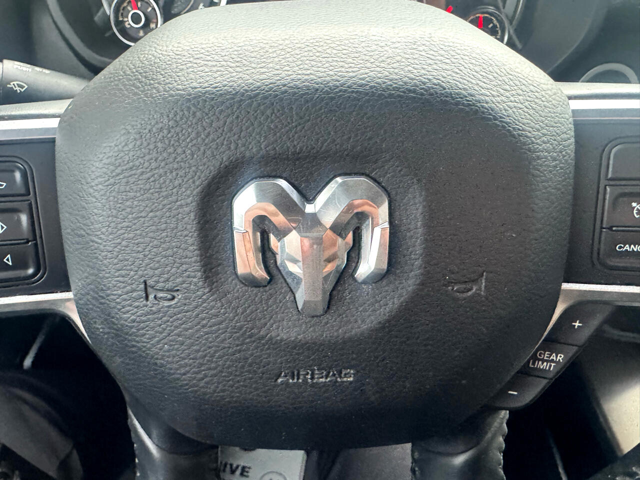 RAM 2500 Laramie Crew Cab SWB 4WD 2020