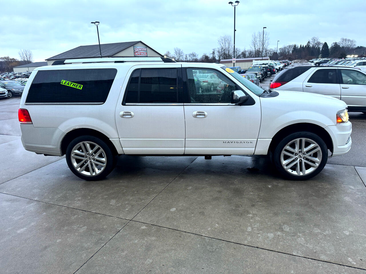 Lincoln Navigator L Select 4WD 2017