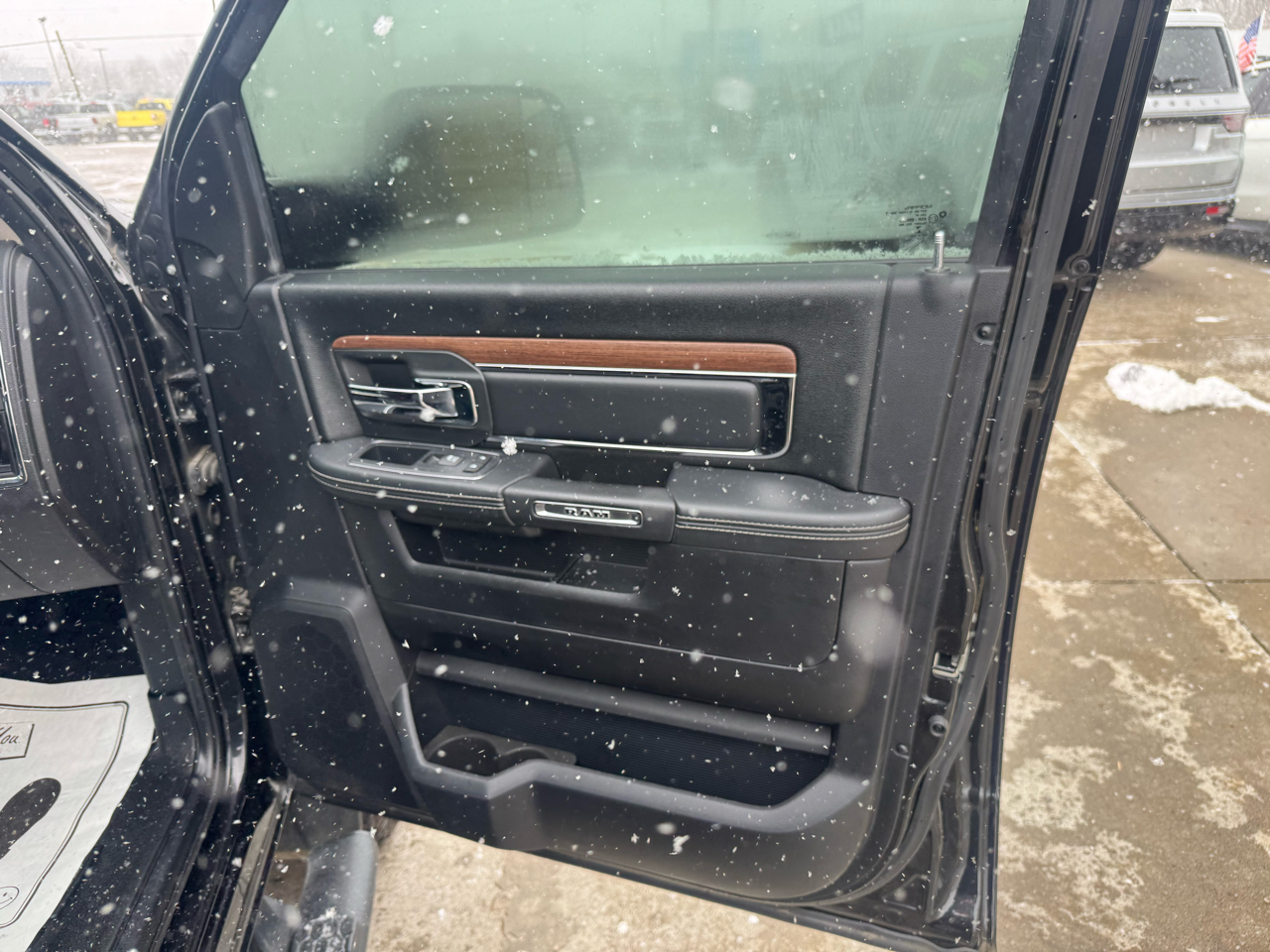 RAM 2500 Laramie Crew Cab SWB 4WD 2016