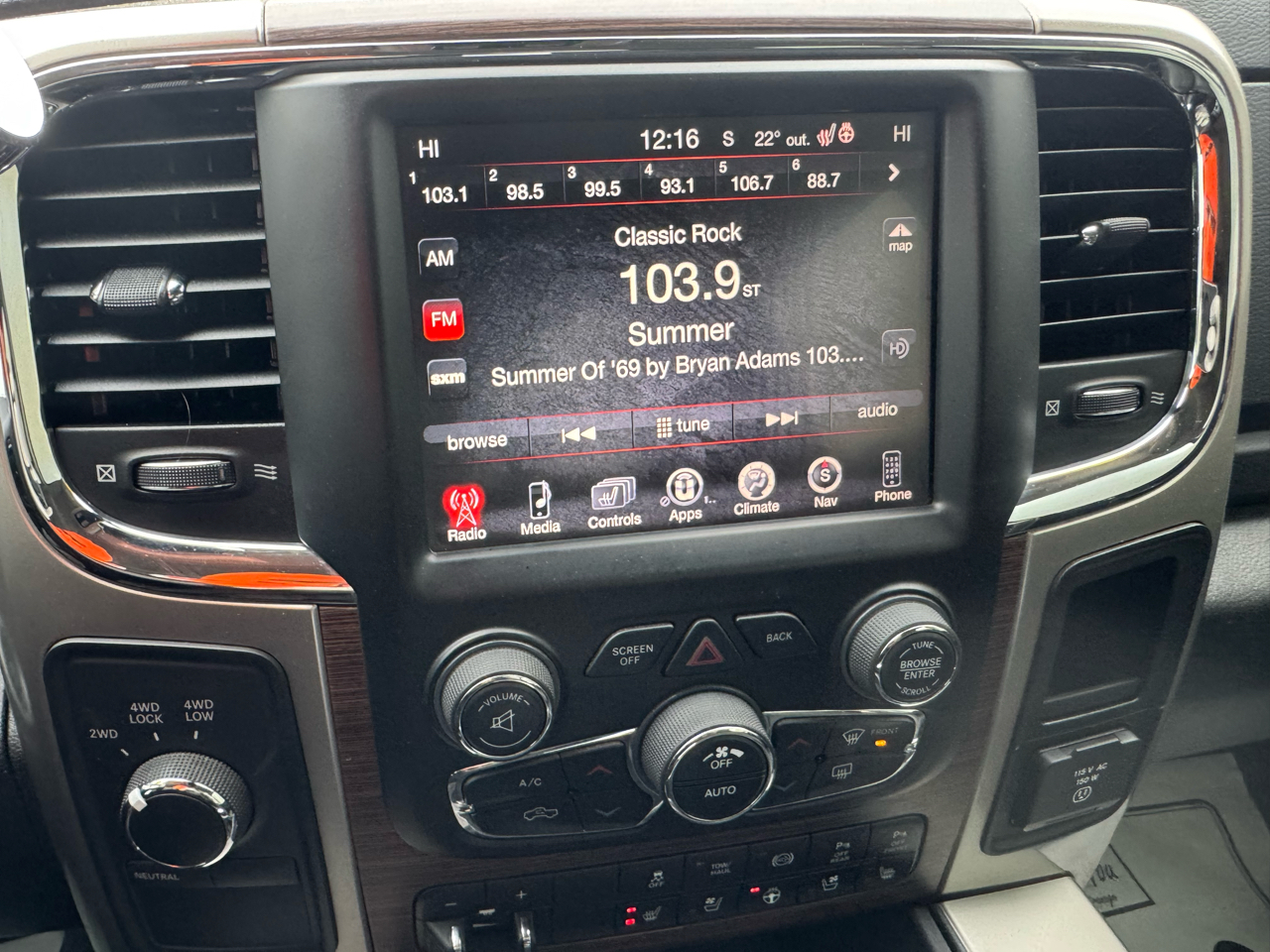 RAM 2500 Laramie Crew Cab SWB 4WD 2016