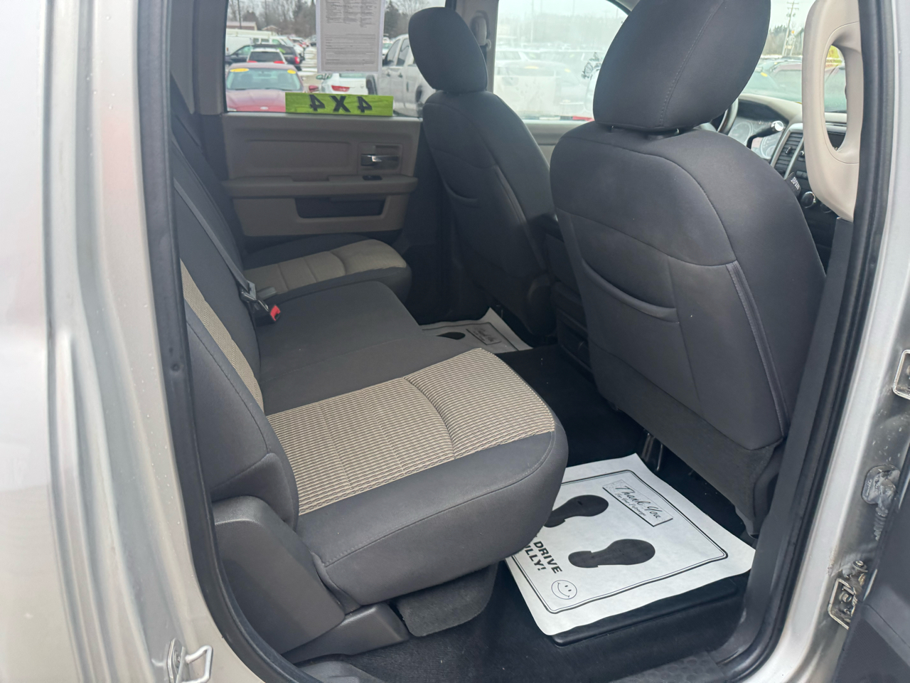 RAM 1500 SLT Crew Cab 4WD 2012