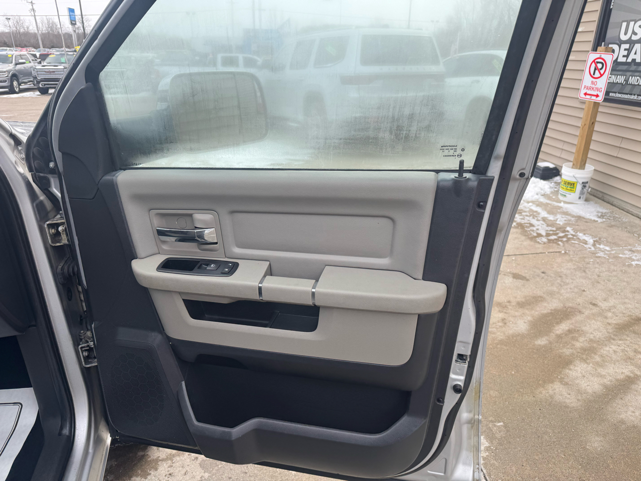 RAM 1500 SLT Crew Cab 4WD 2012