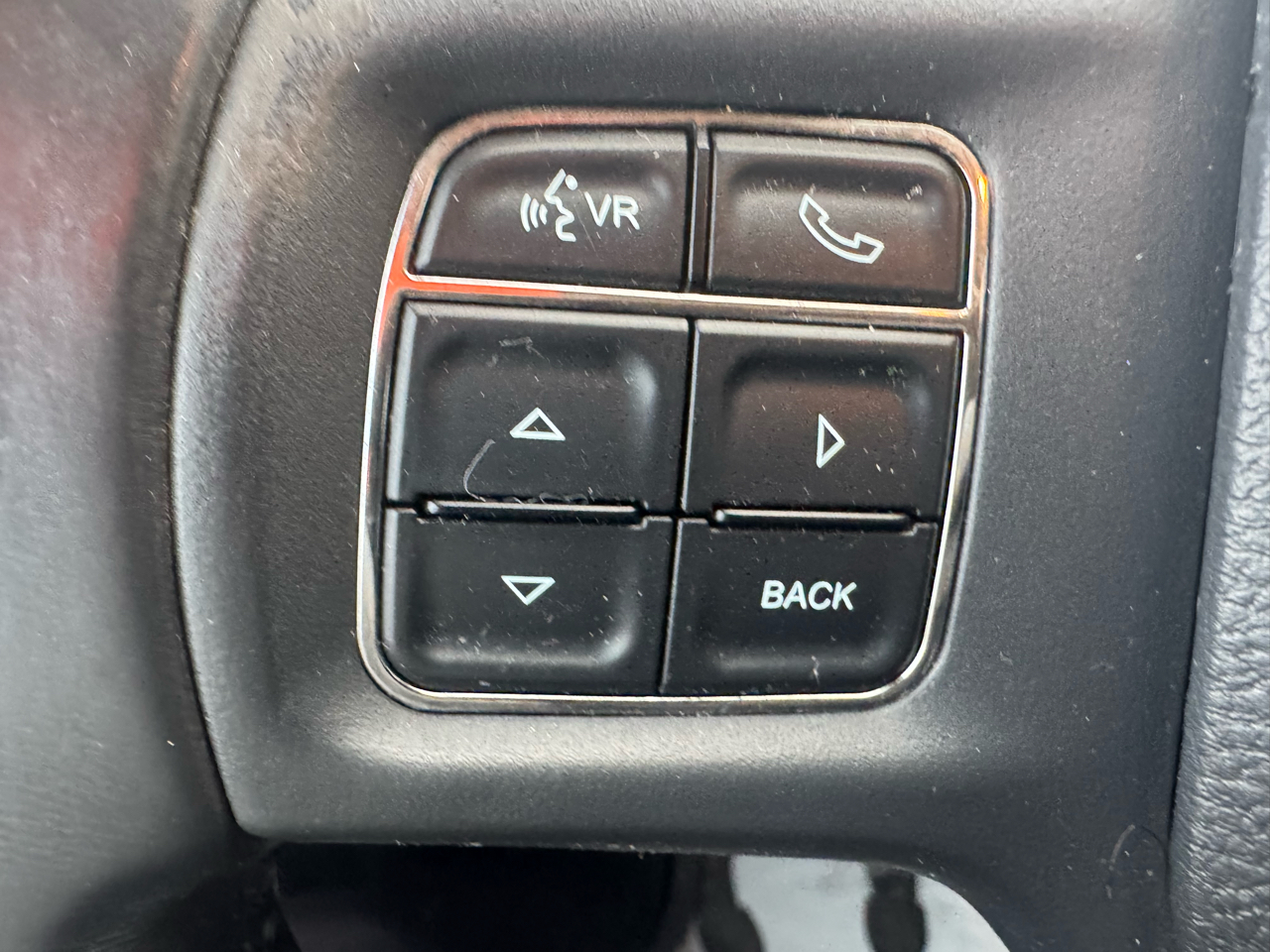 RAM 1500 SLT Crew Cab 4WD 2012