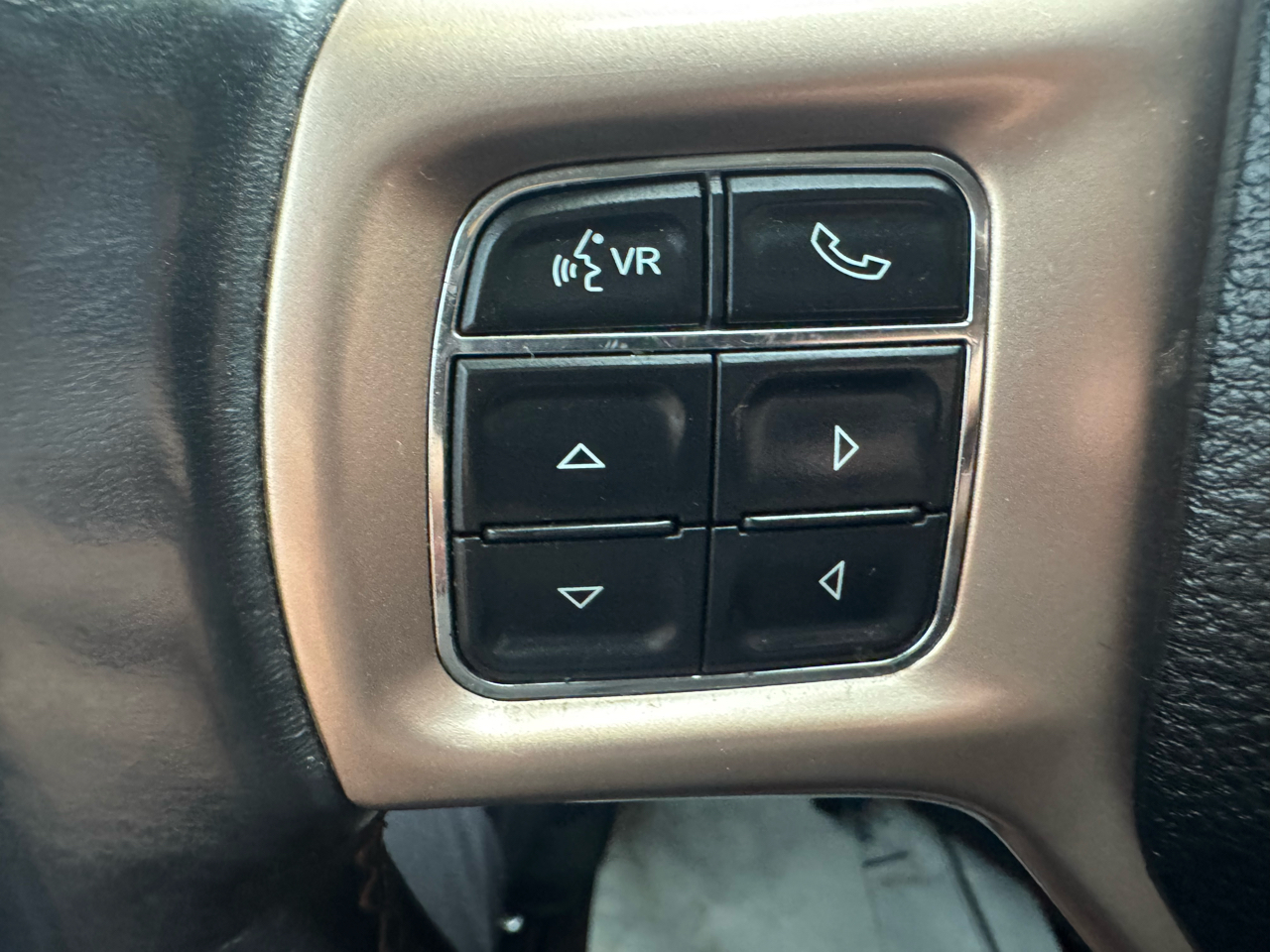 RAM 1500 Longhorn Crew Cab SWB 4WD 2017