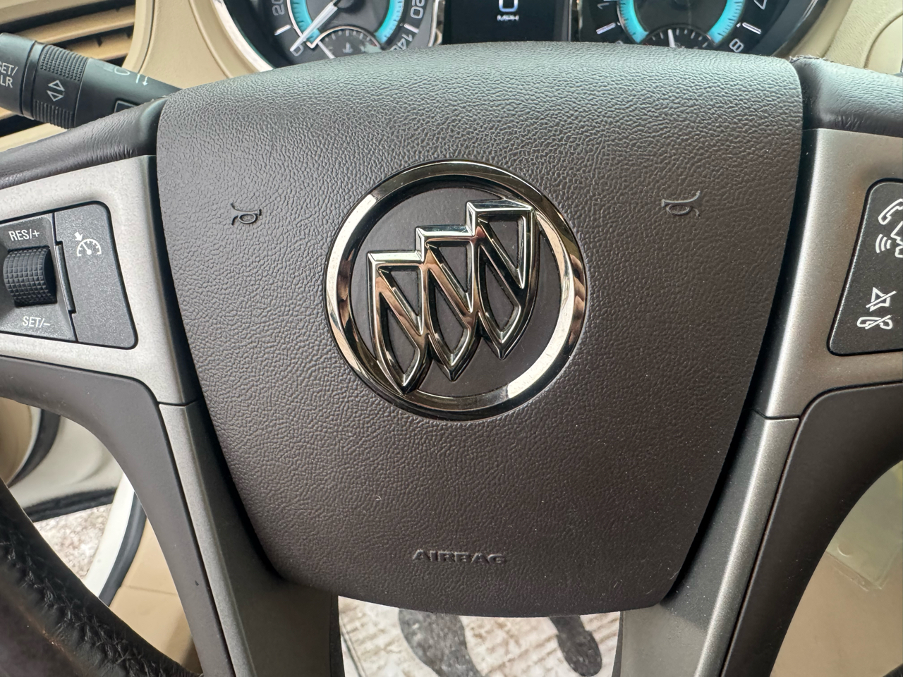 Buick LaCrosse CXS 2011