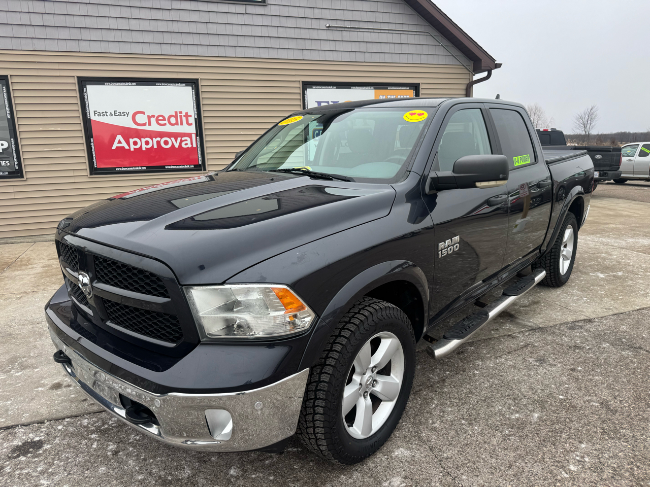 RAM 1500 SLT Crew Cab SWB 4WD 2015
