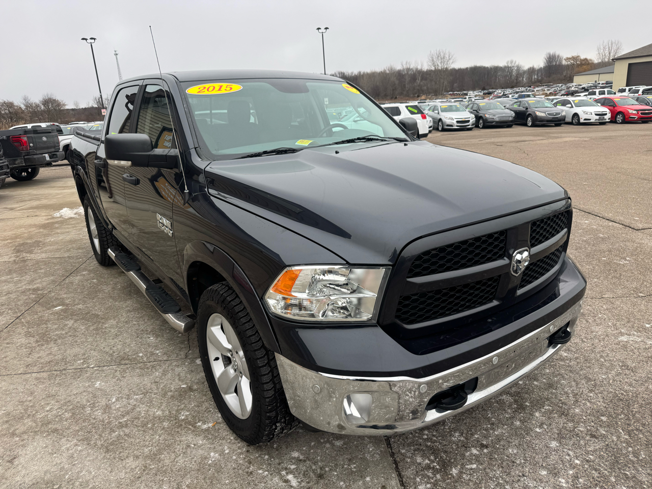 RAM 1500 SLT Crew Cab SWB 4WD 2015