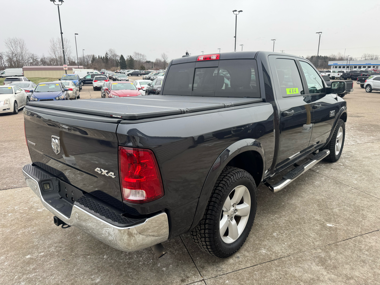 RAM 1500 SLT Crew Cab SWB 4WD 2015