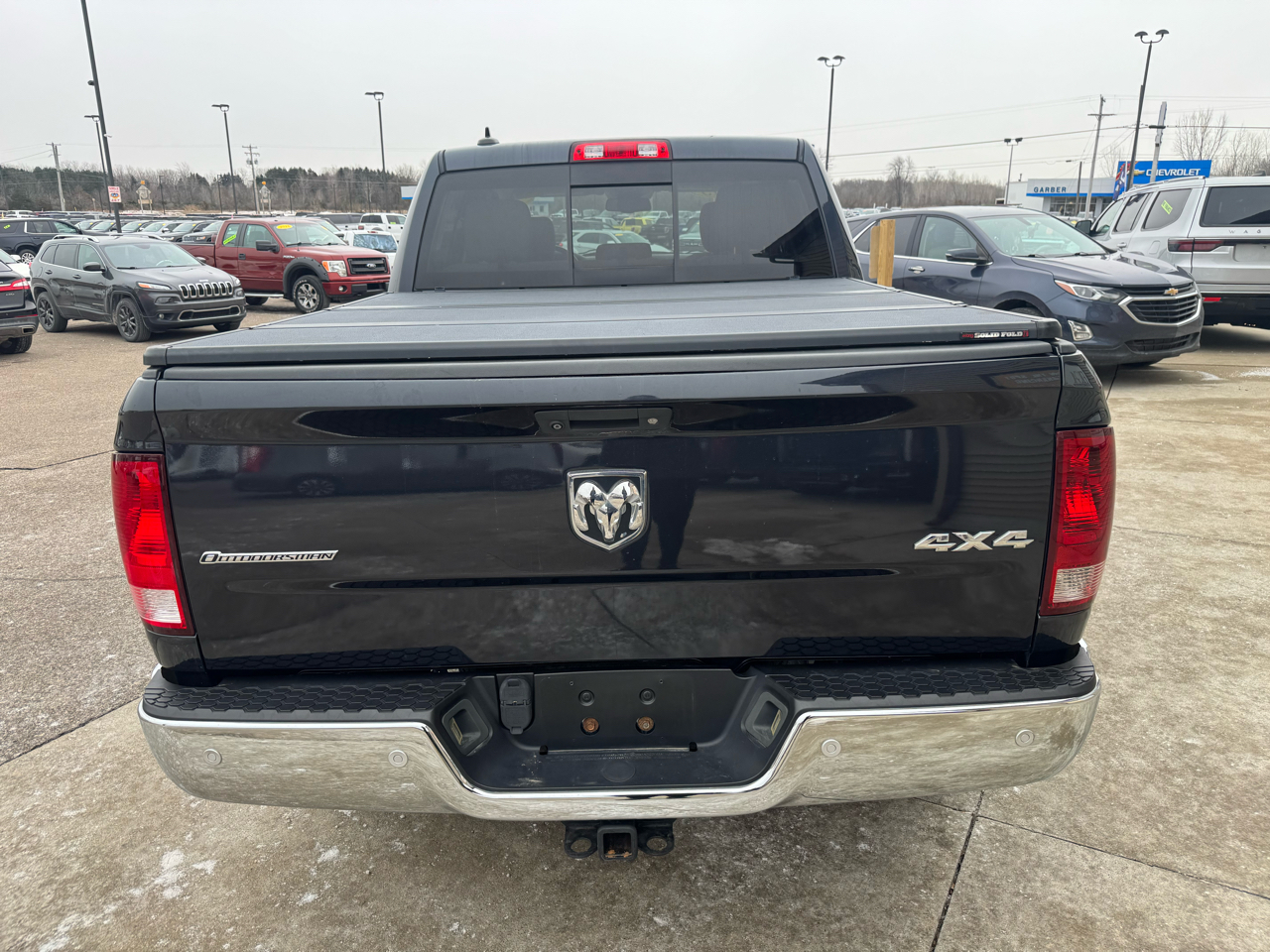 RAM 1500 SLT Crew Cab SWB 4WD 2015