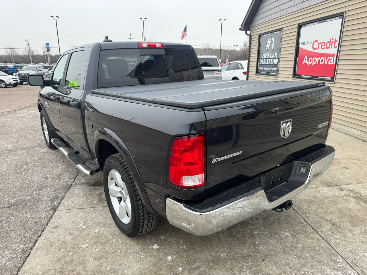 RAM 1500 SLT Crew Cab SWB 4WD 2015