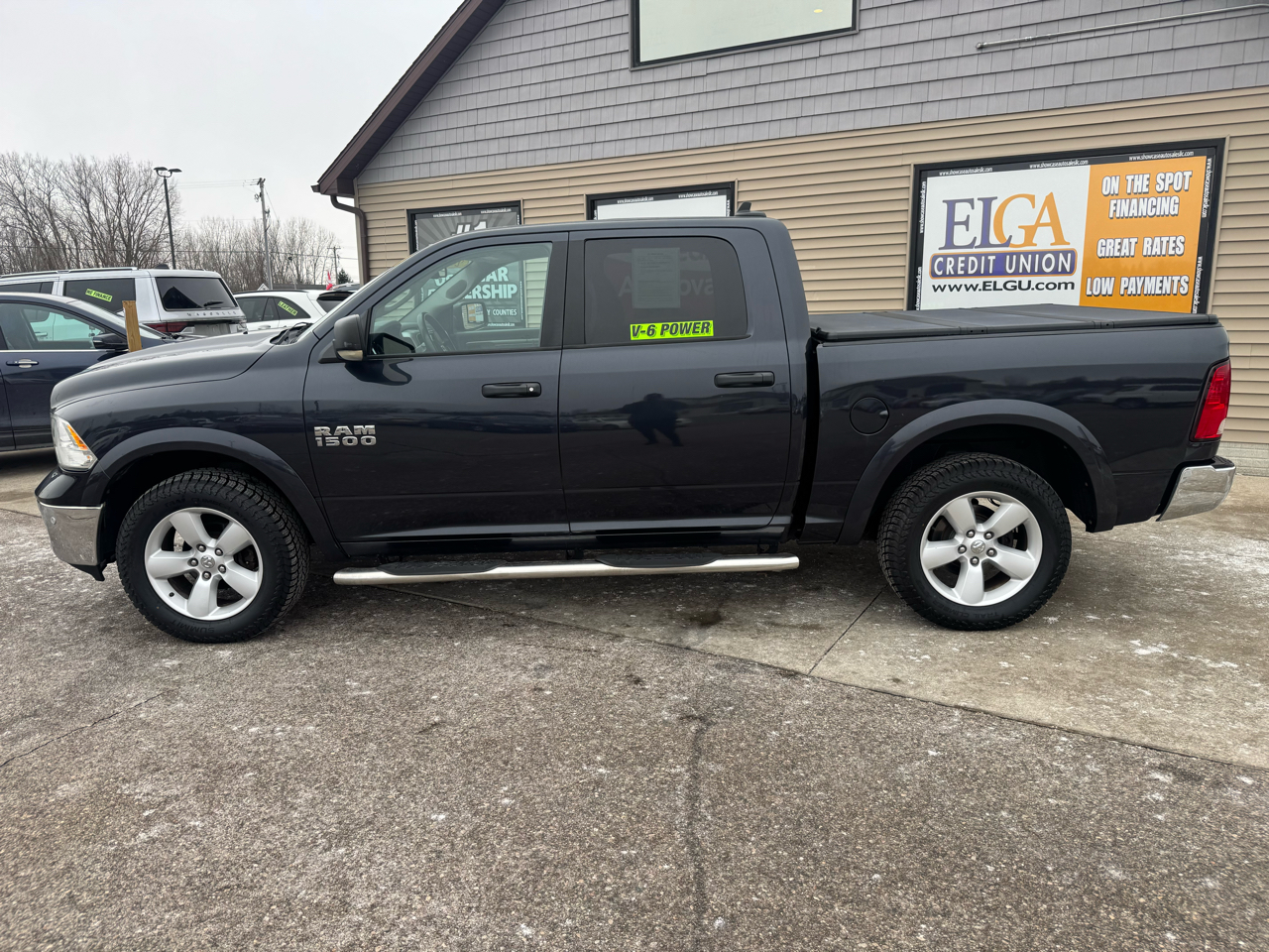 RAM 1500 SLT Crew Cab SWB 4WD 2015