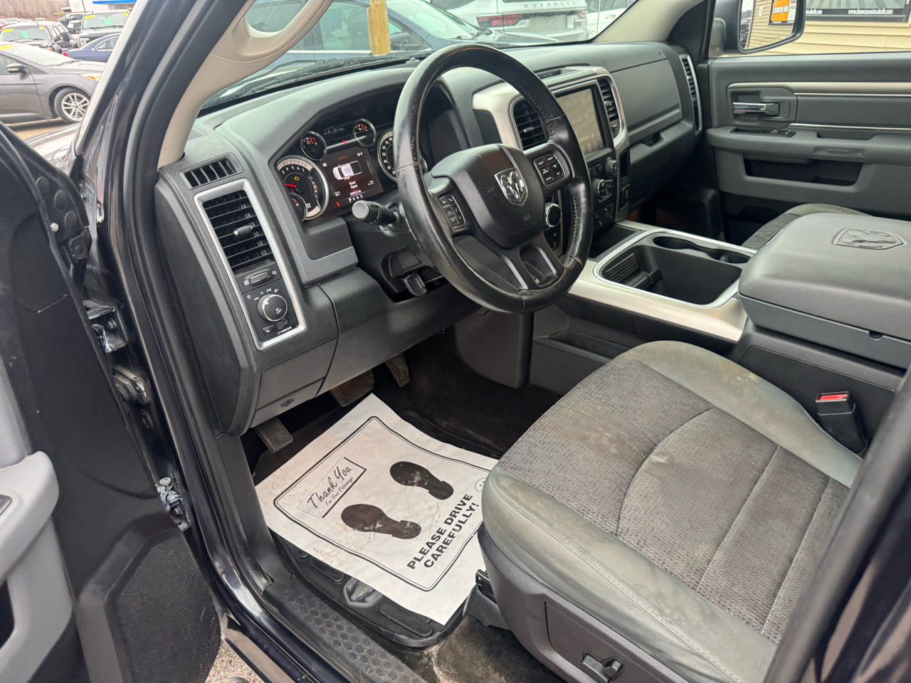 RAM 1500 SLT Crew Cab SWB 4WD 2015