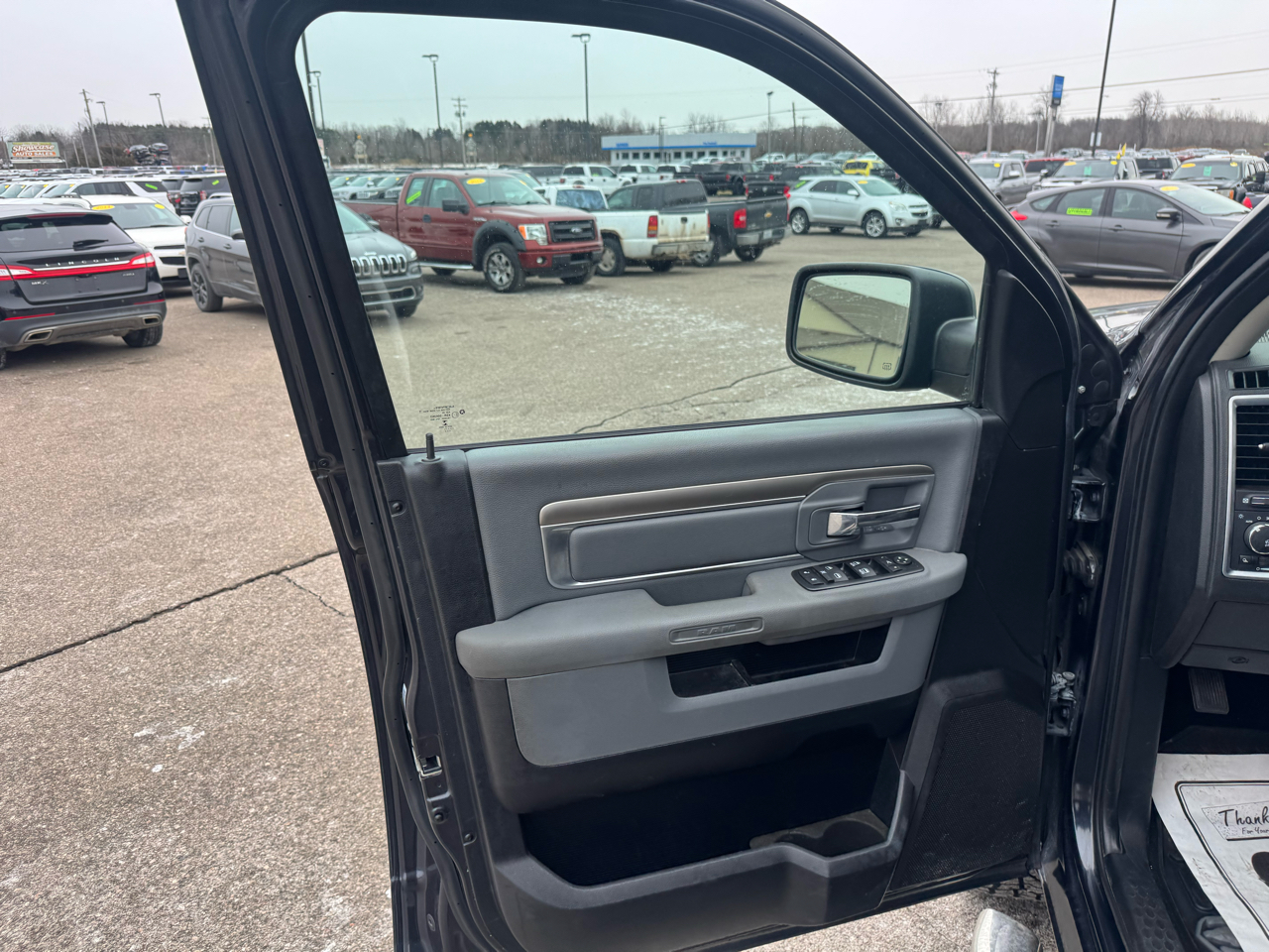 RAM 1500 SLT Crew Cab SWB 4WD 2015