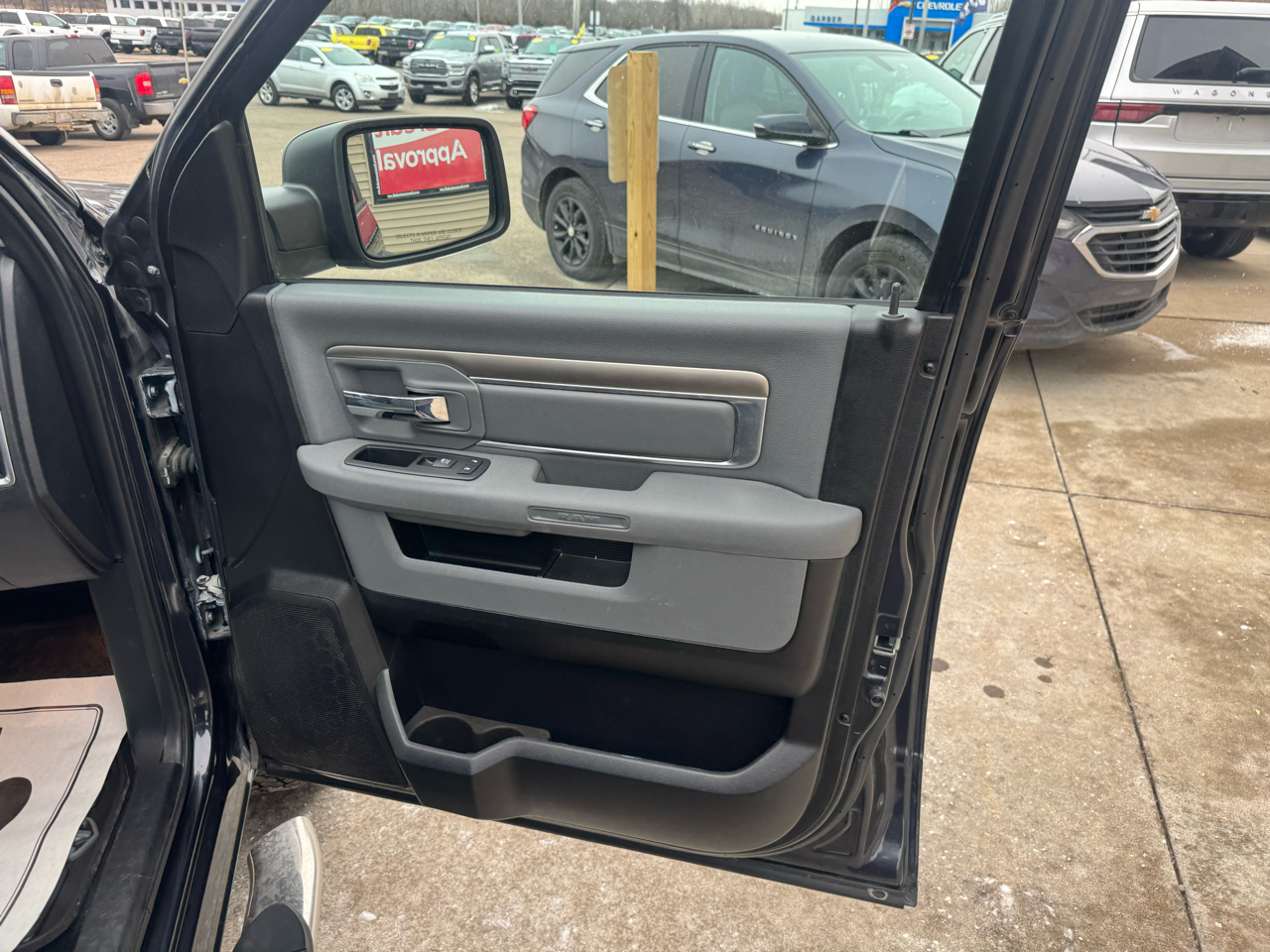 RAM 1500 SLT Crew Cab SWB 4WD 2015