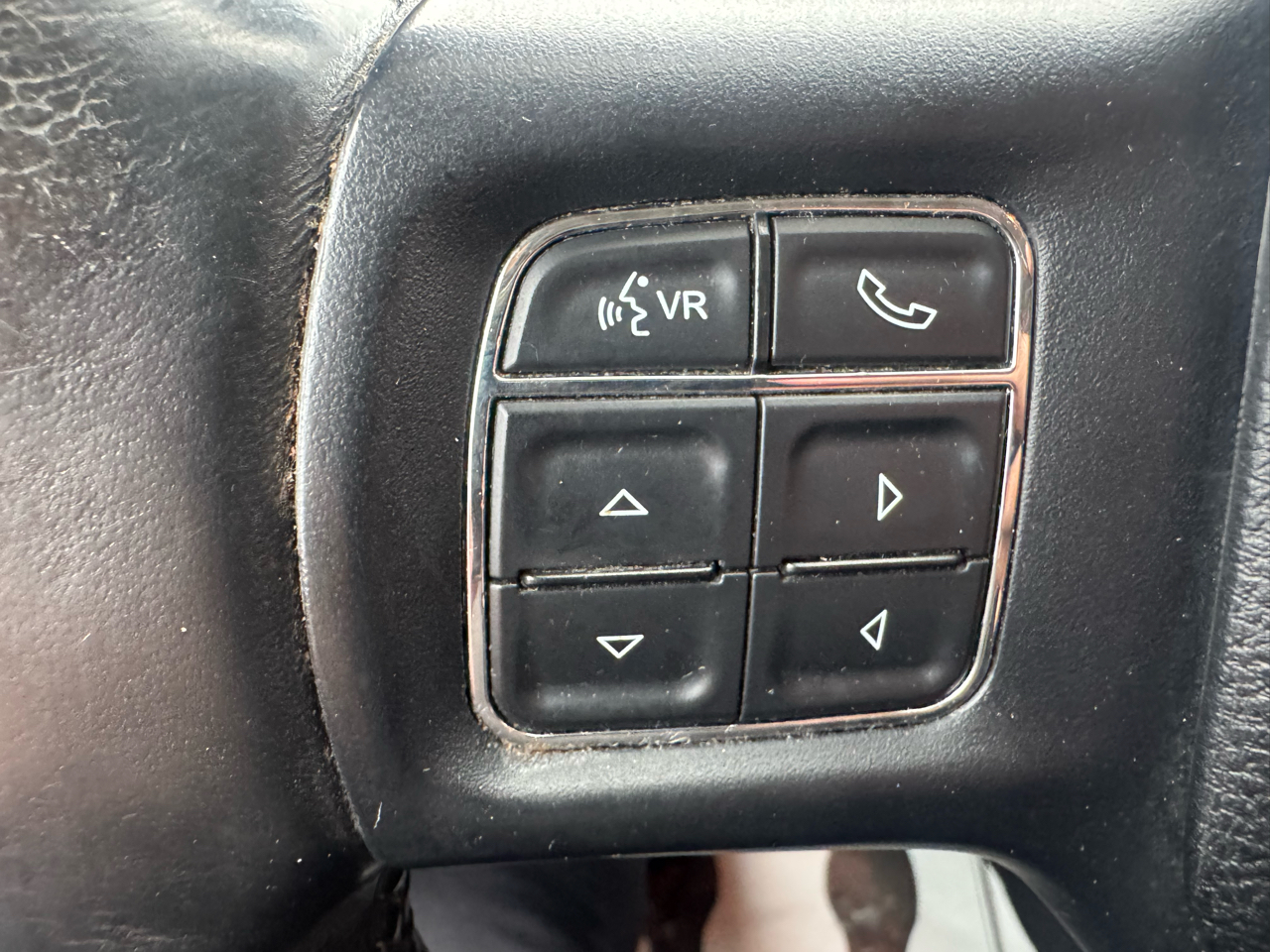 RAM 1500 SLT Crew Cab SWB 4WD 2015