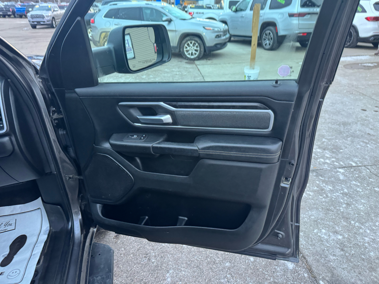 RAM 1500 Big Horn Quad Cab 4WD 2020