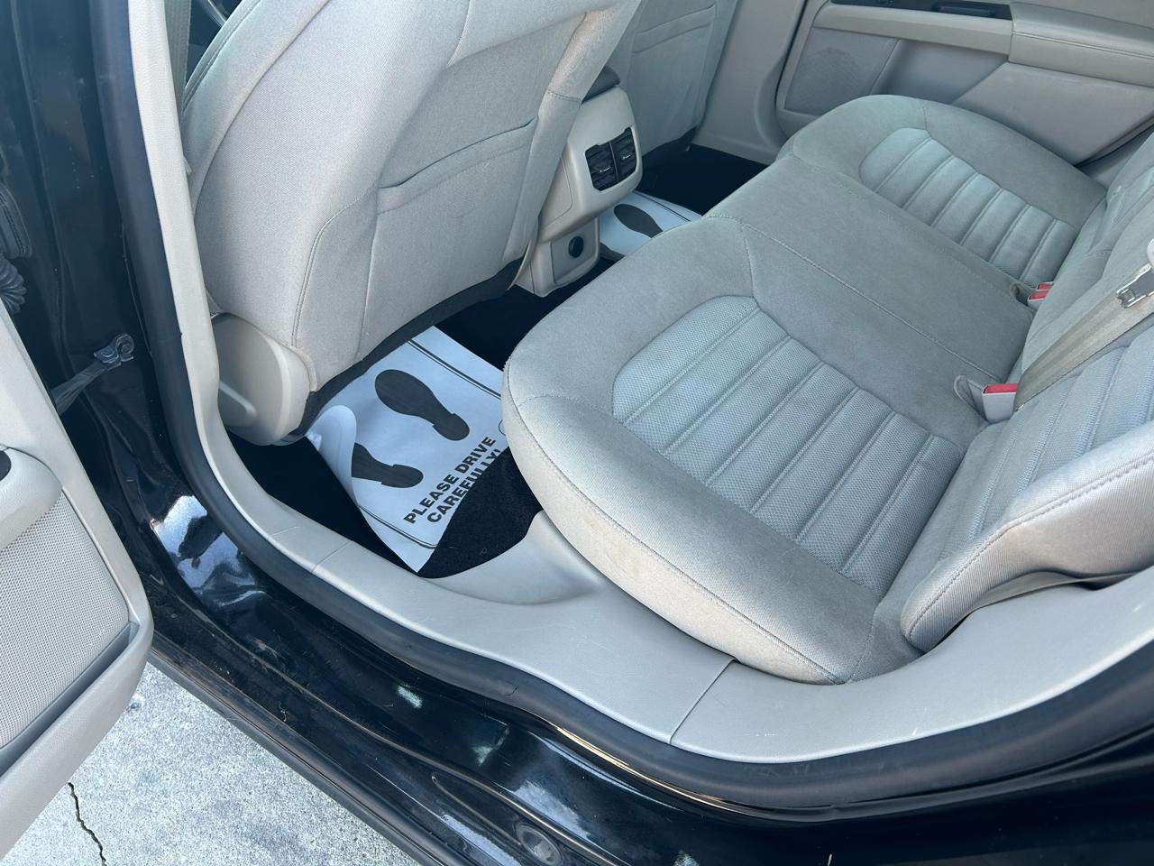 Ford Fusion Hybrid SE 2017