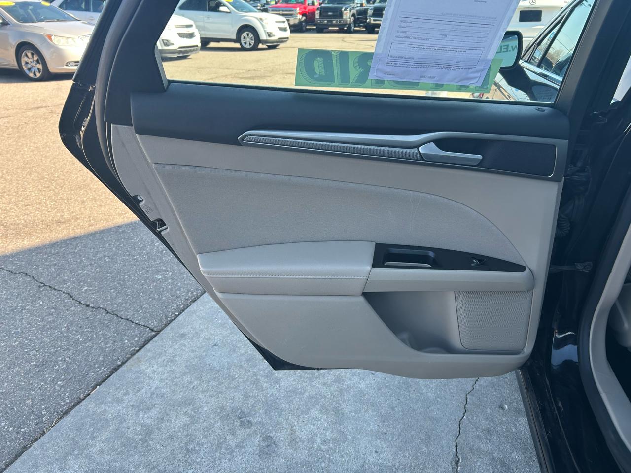 Ford Fusion Hybrid SE 2017