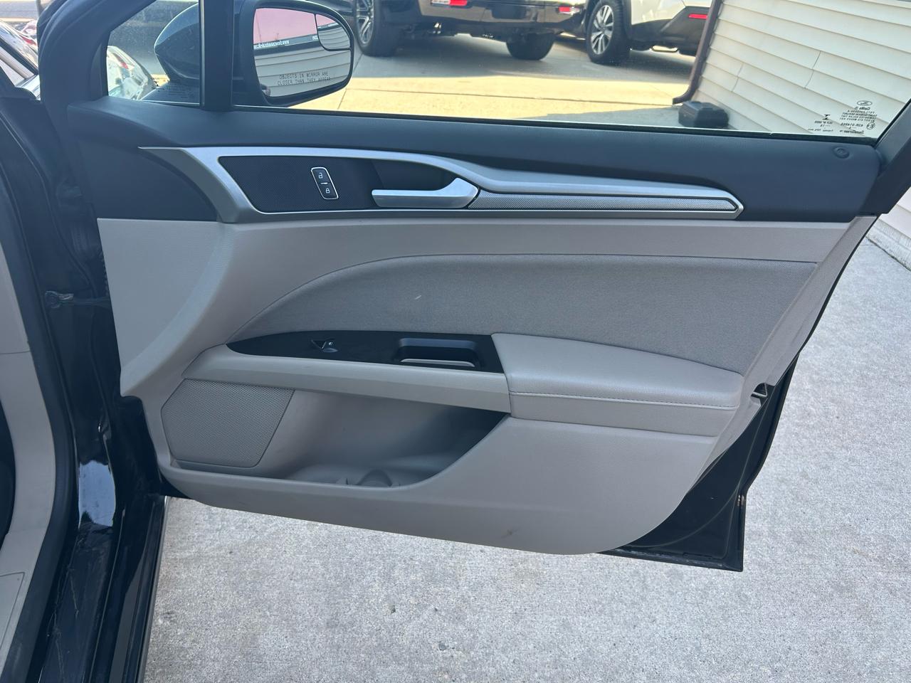 Ford Fusion Hybrid SE 2017