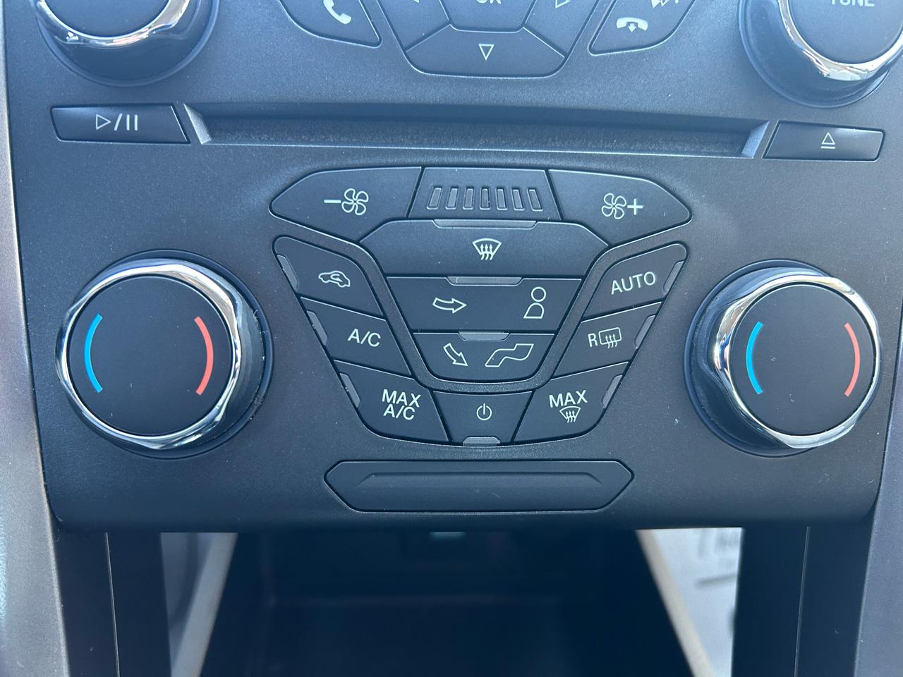 Ford Fusion Hybrid SE 2017